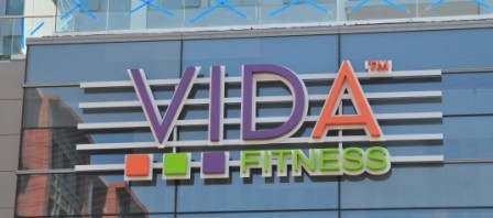Vida Fitness Channel Letter sign during the day